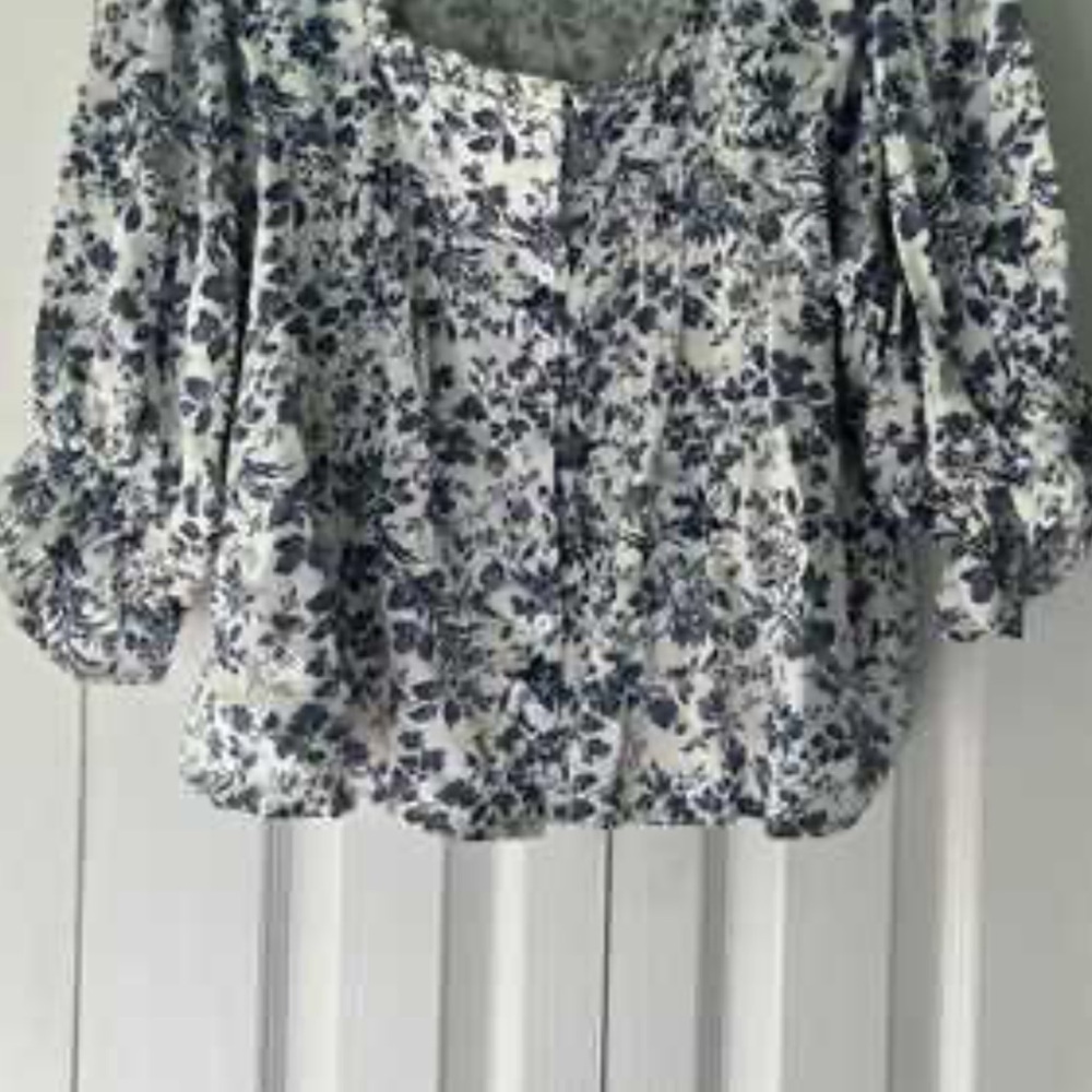 cupcakes & cashmere Blue Floral Blouse